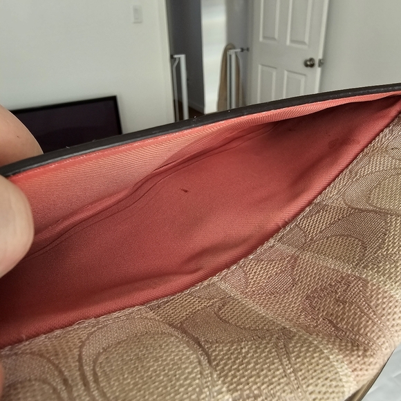 COACH ANNA FOLDOVER CLUTCH CROSSBODY IN SIGNATURE JACQUARD W/ STRIPES PINK TAFFY - Picture 10 of 13